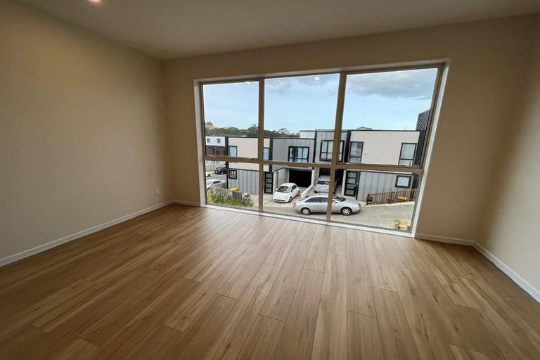 Photo of property in 3 Waihou Crescent, Albany Heights, Auckland, 0632