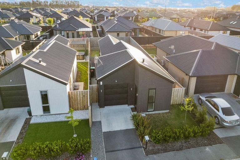 Photo of property in 14 Richard Hadlee Lane, Rolleston, 7615