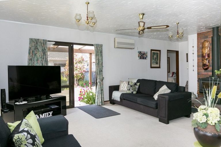 Photo of property in 16 Cardiff Place, Tamatea, Napier, 4112