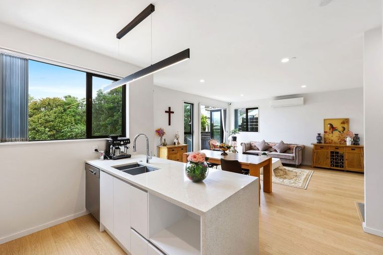 Photo of property in 9e Glenfern Road, Mellons Bay, Auckland, 2014