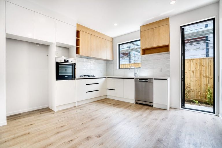 Photo of property in 10 Papai Lane, Massey, 0614