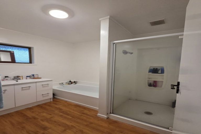 Photo of property in 2/15 Belle Vue Avenue, Northcote Point, Auckland, 0627