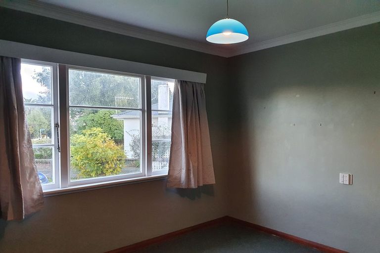 Photo of property in 1 Henderson Street, Dannevirke, 4930