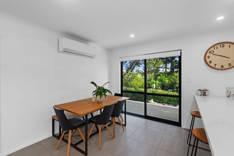 Photo of property in 6 Tarara Lane, Kumeu, 0810
