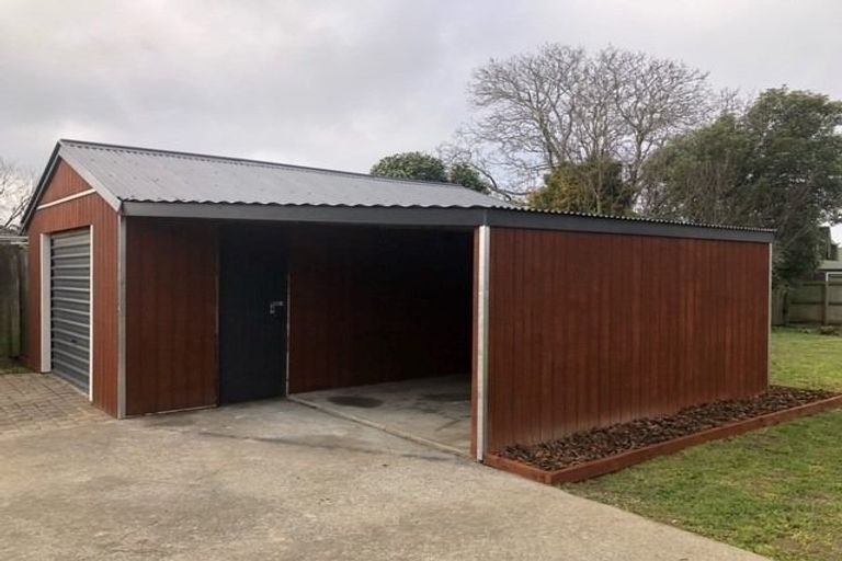 Photo of property in 10 Larch Place, Casebrook, Christchurch, 8051