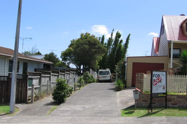 Photo of property in 2/35 Gatman Street, Birkdale, Auckland, 0626