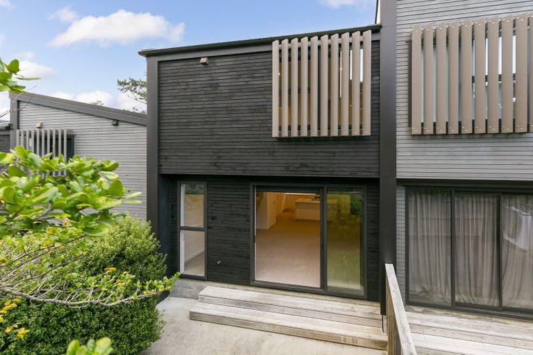 Photo of property in 16/80u Seatoun Heights Road, Seatoun, Wellington, 6022