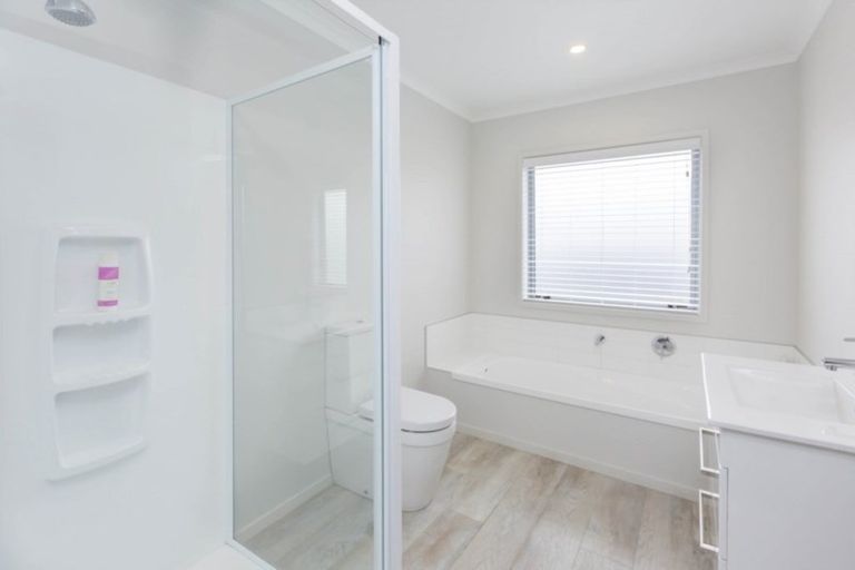 Photo of property in 3 Passchendaele Grove, Trentham, Upper Hutt, 5018