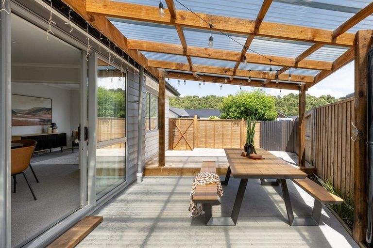 Photo of property in 106 Whakaturou Crescent, Pyes Pa, Tauranga, 3112