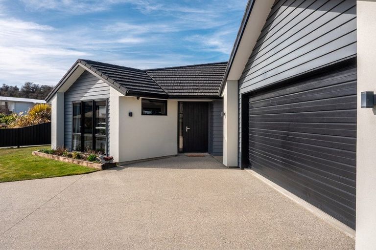 Photo of property in 70 Risinghurst Terrace, Lower Shotover, Queenstown, 9304