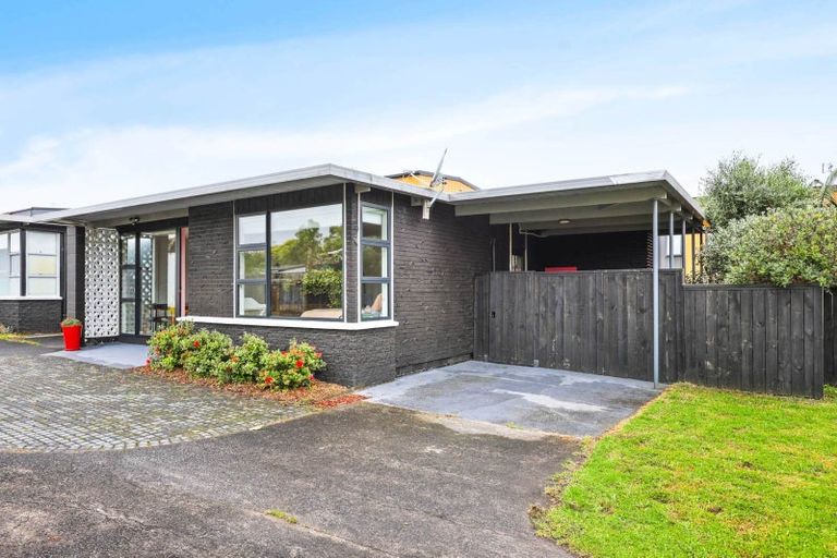 Photo of property in 3/132 Onewa Road, Northcote, Auckland, 0627