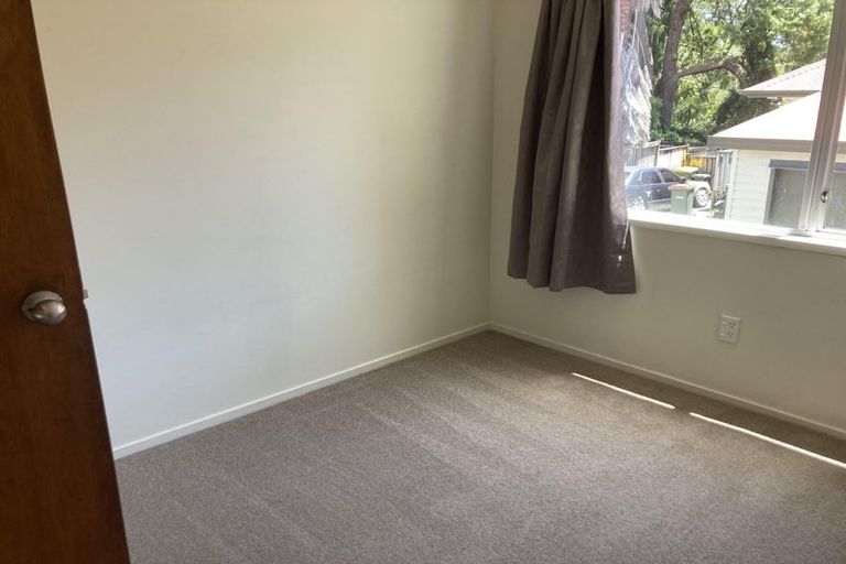 Photo of property in 102 Kemp Road, Massey, Auckland, 0614