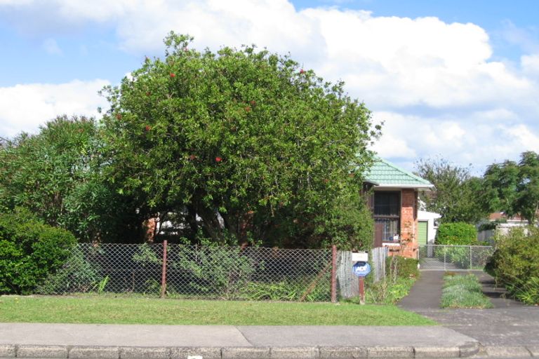 Photo of property in 4 Strid Road, Te Atatu South, Auckland, 0610