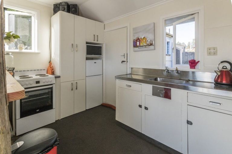 Photo of property in 33 Dungarvon Street, Wanaka, 9305