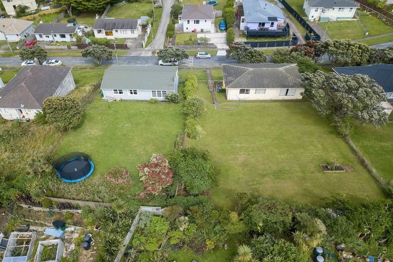 Photo of property in 13 Taupiri Crescent, Titahi Bay, Porirua, 5022