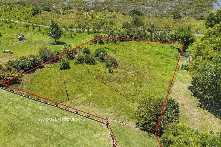 Photo of property in 38a Rewarewa Road, Te Atatu Peninsula, Auckland, 0610