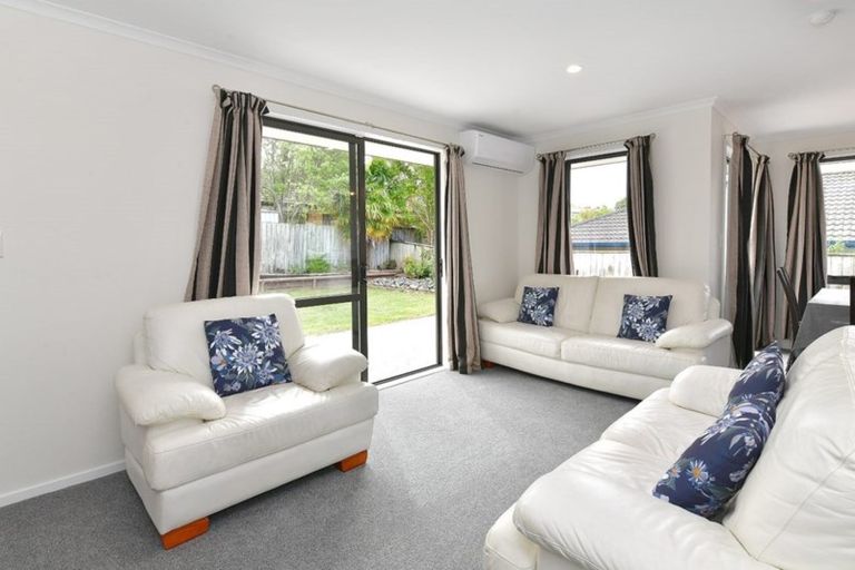 Photo of property in 66 Cabeleigh Drive, Helensville, 0800