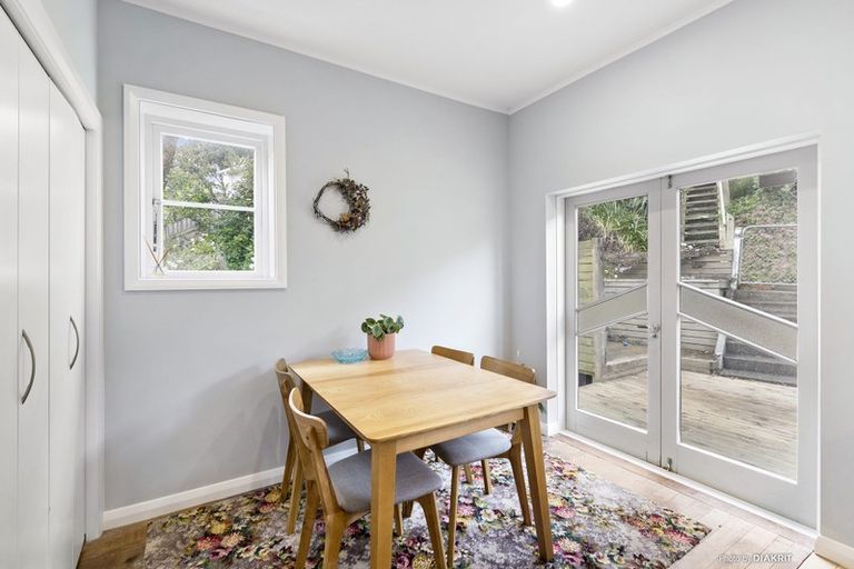 Photo of property in 9 Kaihuia Terrace, Northland, Wellington, 6012