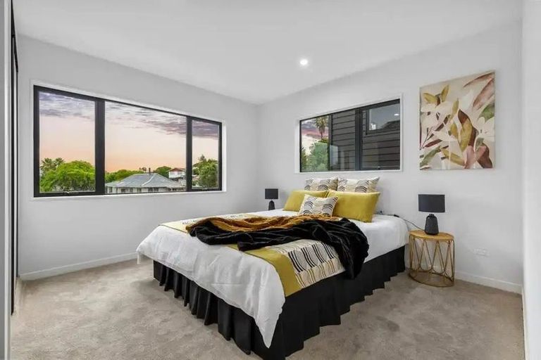 Photo of property in 56c Donovan Avenue, Massey, Auckland, 0614