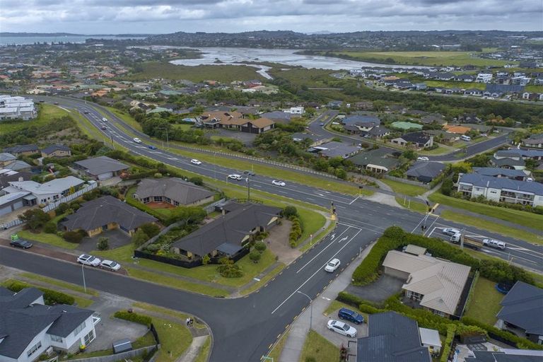 Photo of property in 1 Flavell Drive, Orewa, 0931