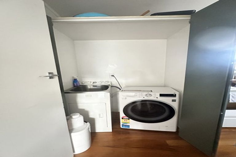 Photo of property in 1 Bentley Avenue, Glenfield, Auckland, 0629