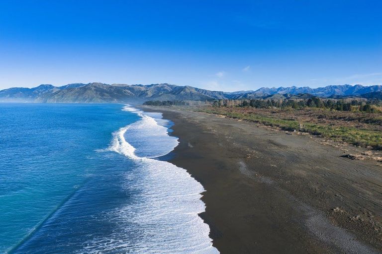 Photo of property in 13 Clemett Court, Kaikoura Flat, Kaikoura, 7371