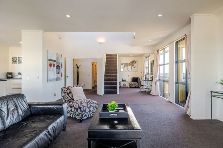 Photo of property in 3/6p Queen Street, Palmerston North, 4410