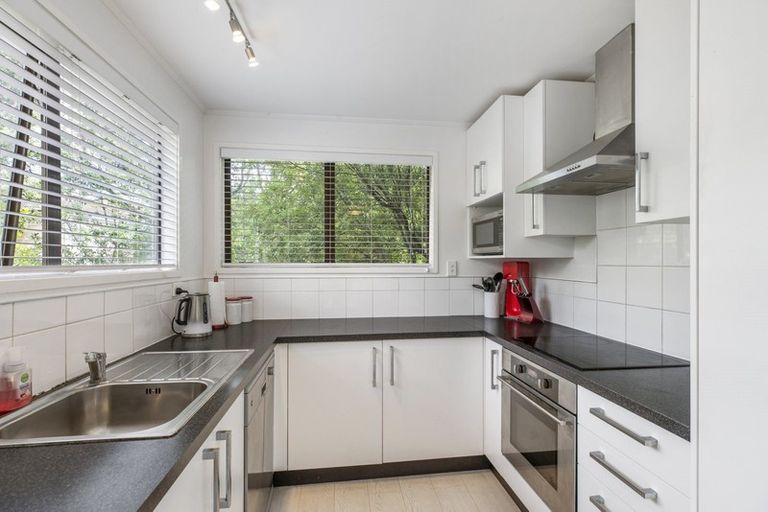 Photo of property in 29a Pisces Road, Glen Eden, Auckland, 0602