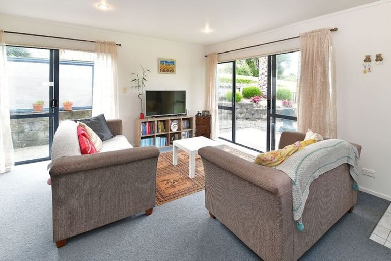 Photo of property in 1/6 Knott Road, Stanmore Bay, Whangaparaoa, 0932