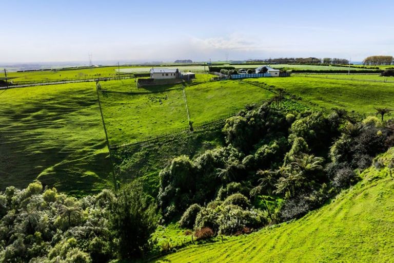 Photo of property in 902 Ararata Road, Ararata, Hawera, 4674