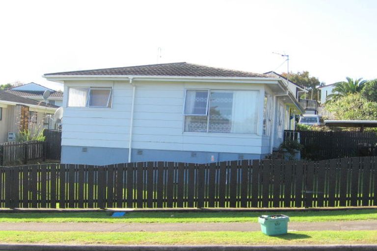 Photo of property in 2/4 Sentosa Place, Clover Park, Auckland, 2019