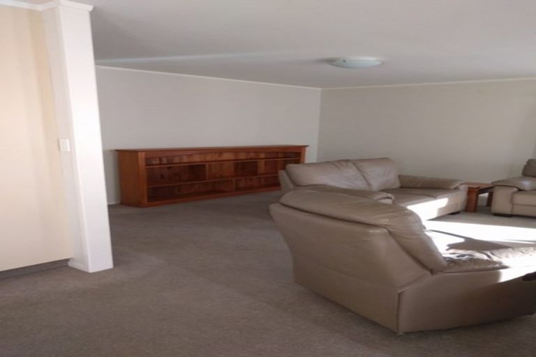 Photo of property in 1b Grainger Road, Te Atatu South, Auckland, 0610