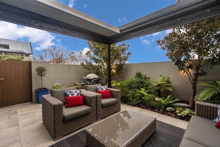 Photo of property in 22 Mona Vale Avenue, Riccarton, Christchurch, 8011