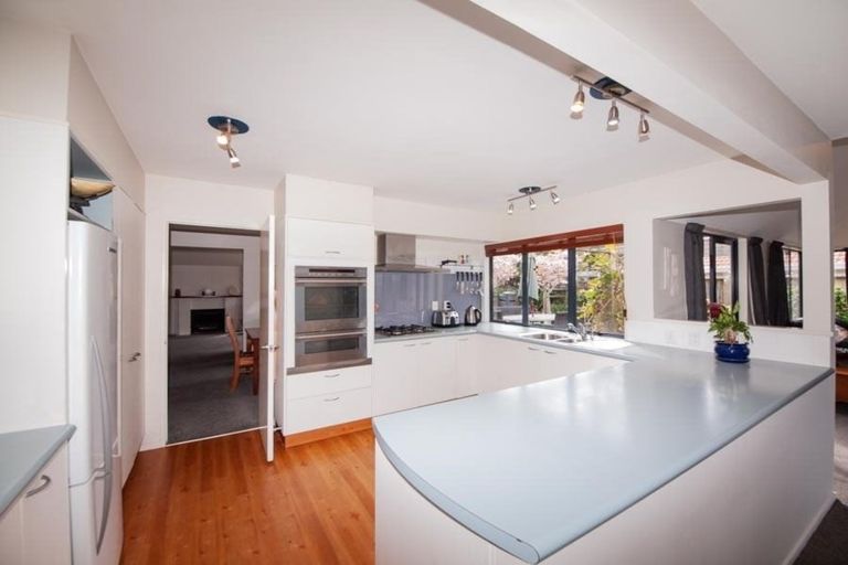 Photo of property in 146 Westchester Drive, Churton Park, Wellington, 6037