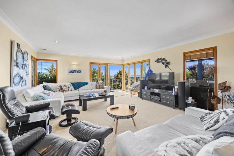 Photo of property in 4 Mellons Bay Road, Howick, Auckland, 2014