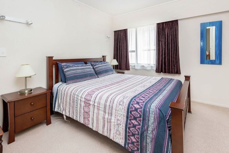 Photo of property in 5 Mccrystal Avenue, Bucklands Beach, Auckland, 2012