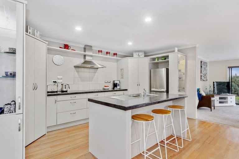 Photo of property in 2 Flight Valley Way, Welcome Bay, Tauranga, 3175