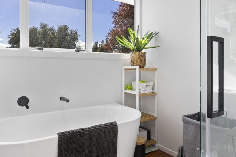Photo of property in 12 Hilden Place, Hilltop, Taupo, 3330