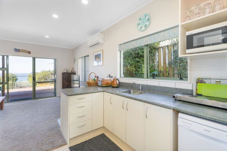 Photo of property in 8 Landel Place, Whitianga, 3510