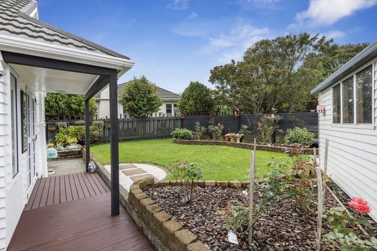 Photo of property in 53 The Drive, Tawa, Wellington, 5028