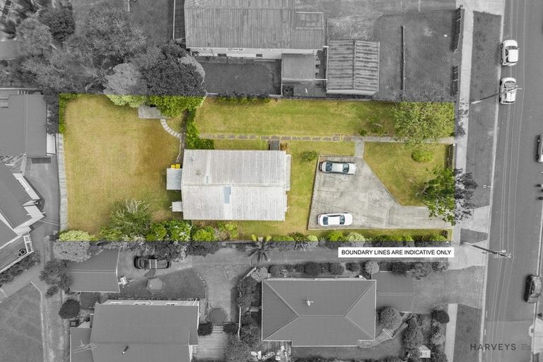 Photo of property in 33 Clayburn Road, Glen Eden, Auckland, 0602
