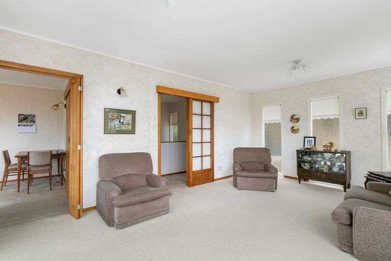 Photo of property in 19 Summit Road, Fairfield, Lower Hutt, 5011