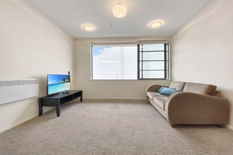 Photo of property in 202/3u Roxburgh Street, Mount Victoria, Wellington, 6011
