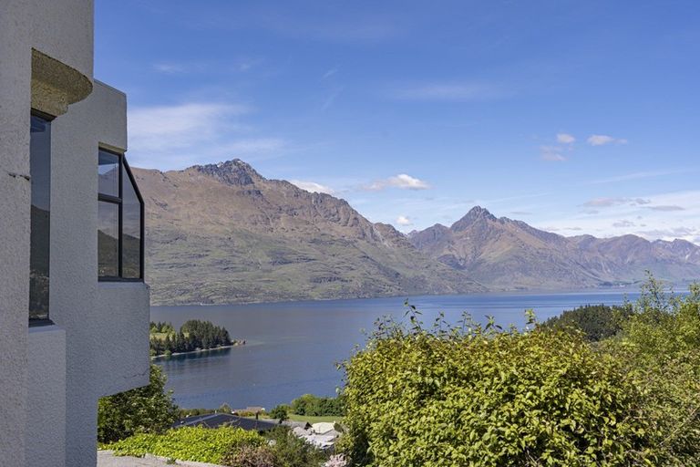 Photo of property in 5 Edinburgh Drive, Queenstown, 9300