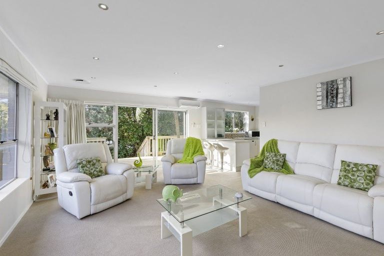 Photo of property in 19b Hicks Close, Whitby, Porirua, 5024