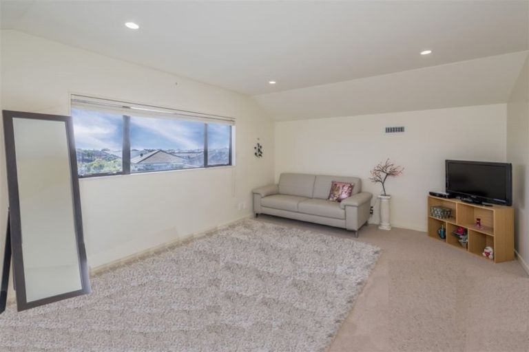 Photo of property in 38 Monarch Place, Paraparaumu Beach, Paraparaumu, 5032
