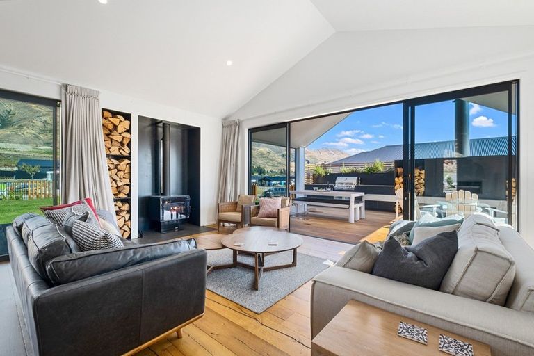 Photo of property in 3 Little Alpha Loop, Wanaka, 9305