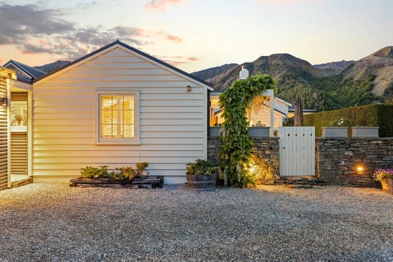 Photo of property in 21 Anglesea Street, Arrowtown, 9302