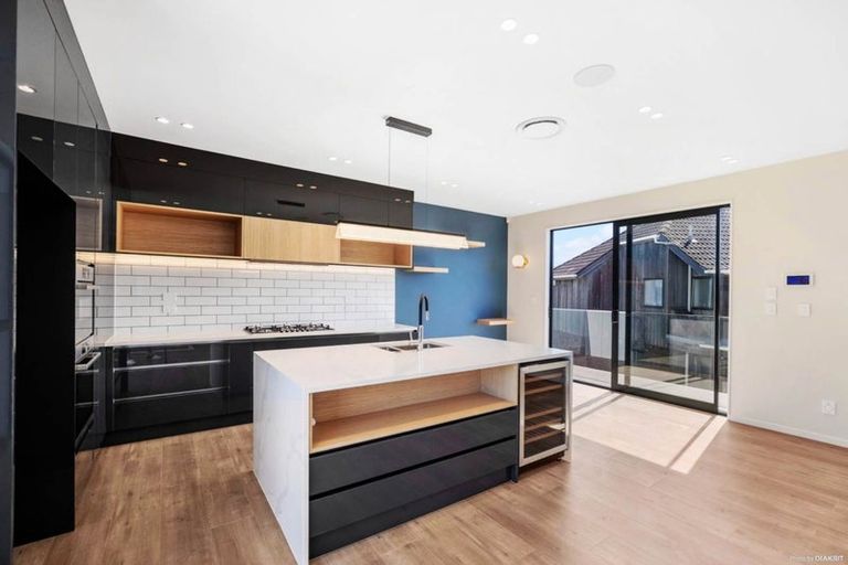 Photo of property in 4b The Parade, Bucklands Beach, Auckland, 2012