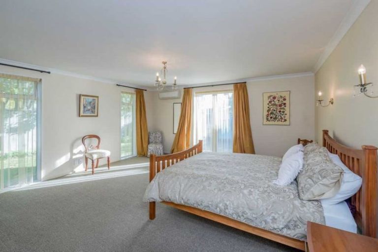 Photo of property in 2 Ngarara Road, Waikanae, 5036